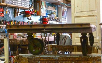 Carrello industriale come tavolino da salotto