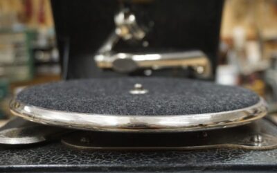 Il Ritorno alla Voce: Restauro di una Grafonola Viva-Tonal N° 100 degli Anni ’20