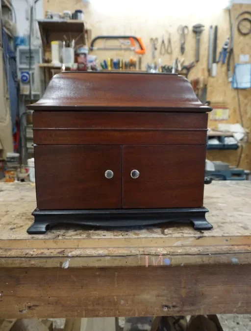 Restauro di una Victrola VV-IX del 1915: il Risveglio della Voce del Padrone